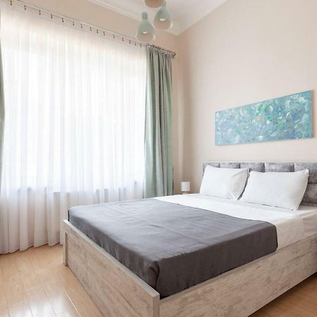 Wehost Apartment On A Colorful Street Tbilisi Luaran gambar