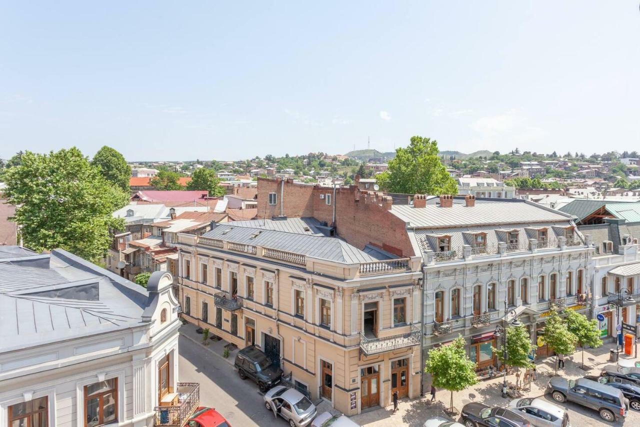 Wehost Apartment On A Colorful Street Tbilisi Luaran gambar