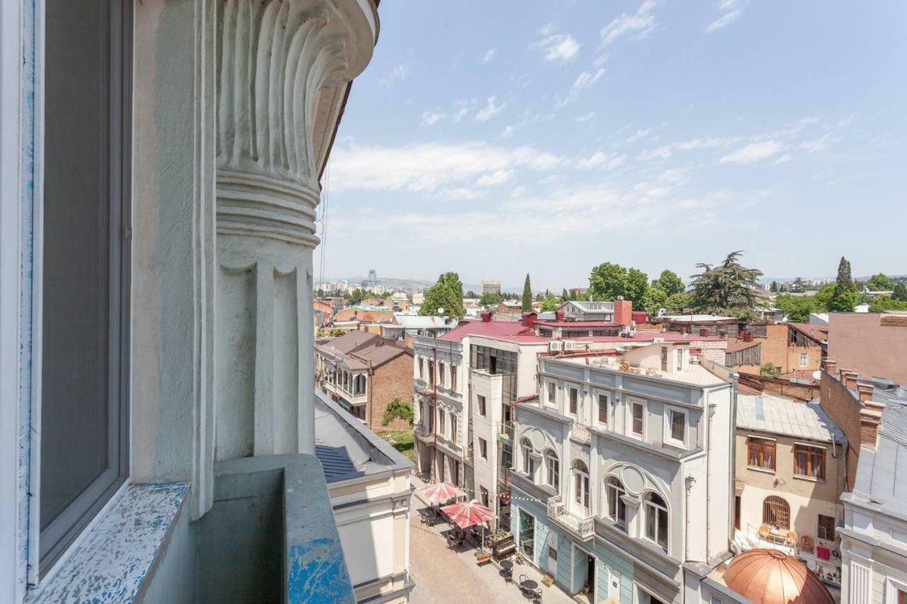 Wehost Apartment On A Colorful Street Tbilisi Luaran gambar