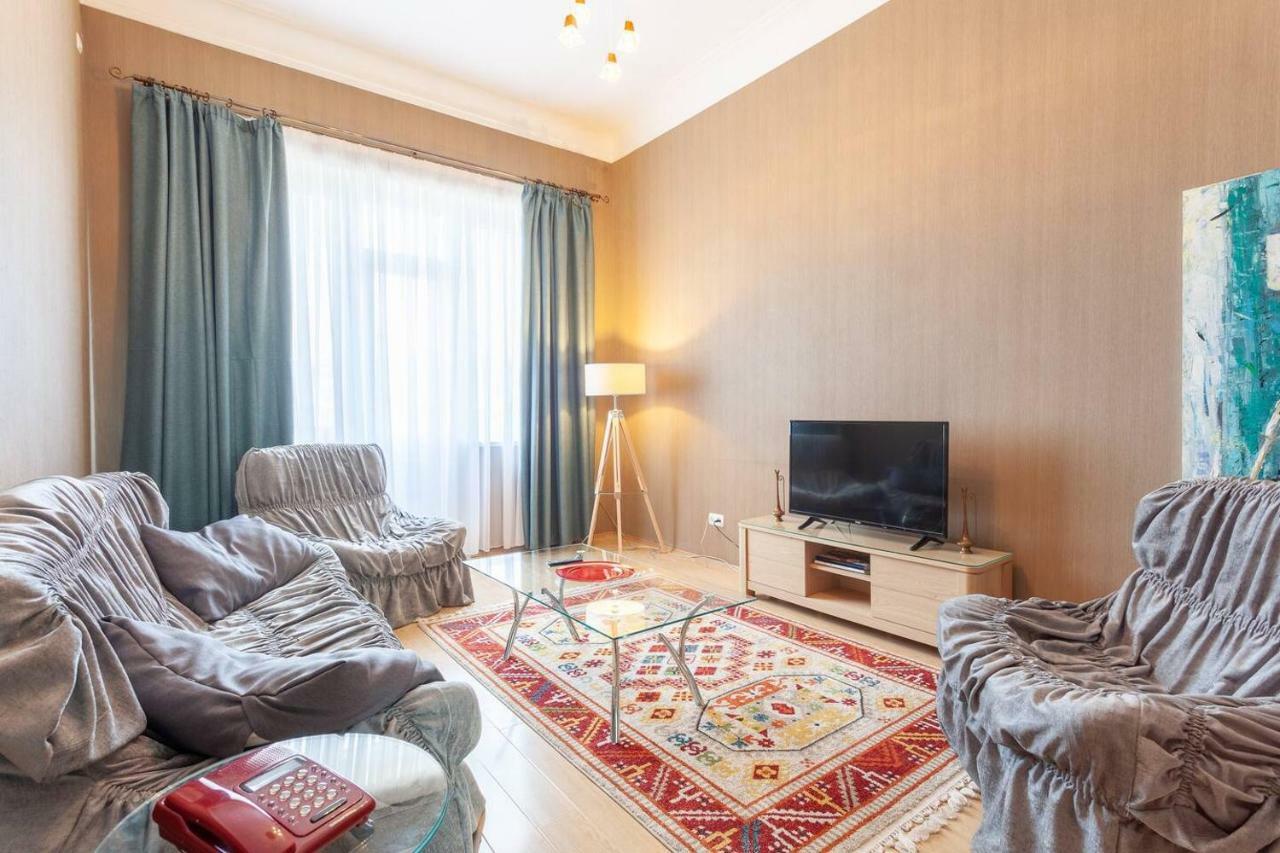 Wehost Apartment On A Colorful Street Tbilisi Luaran gambar