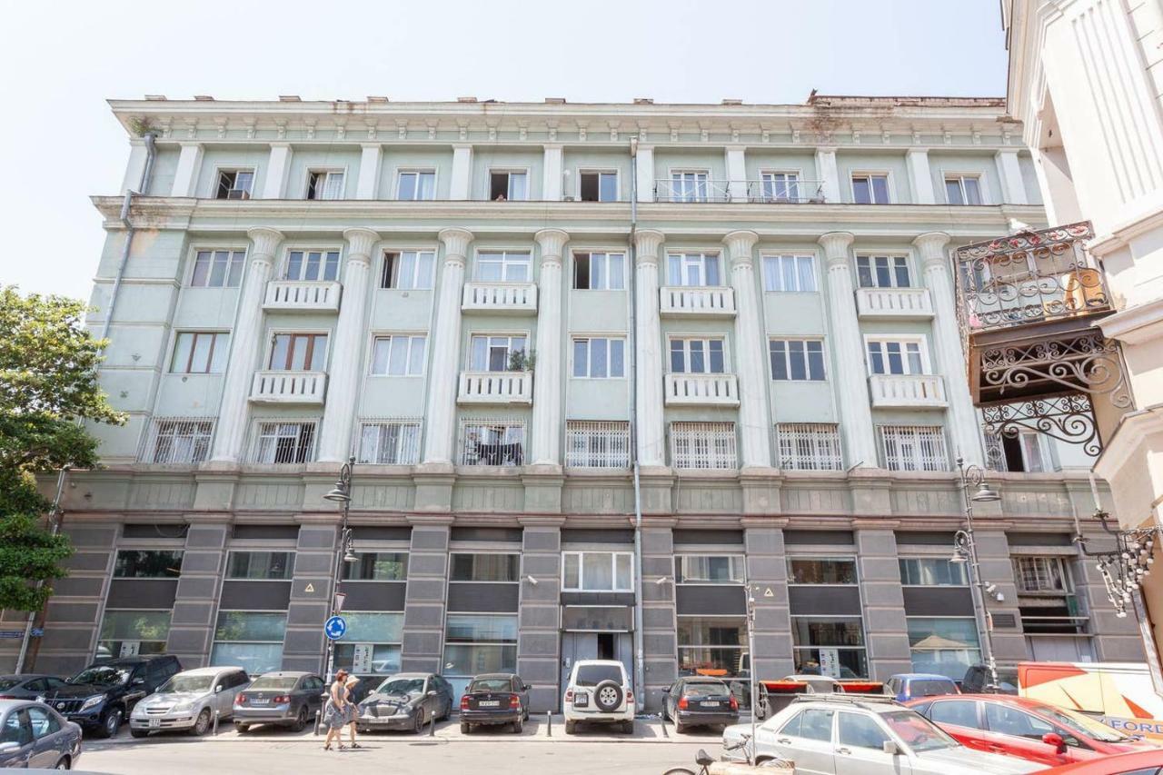 Wehost Apartment On A Colorful Street Tbilisi Luaran gambar